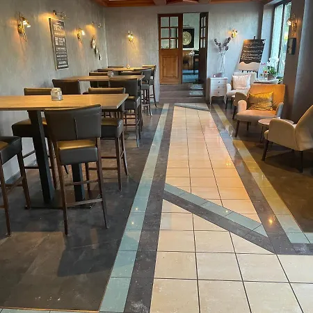 ホテル De La Station 4*